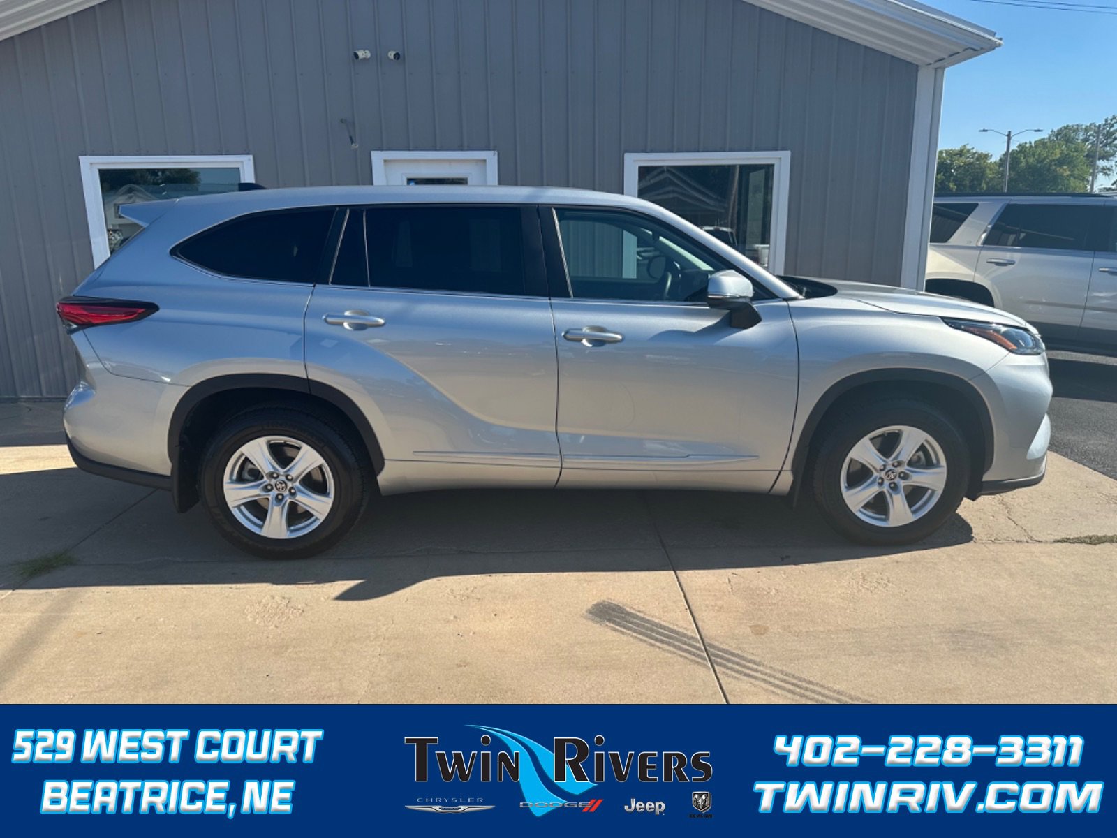 Used 2023 Toyota Highlander L with VIN 5TDKDRAH6PS046865 for sale in Beatrice, NE