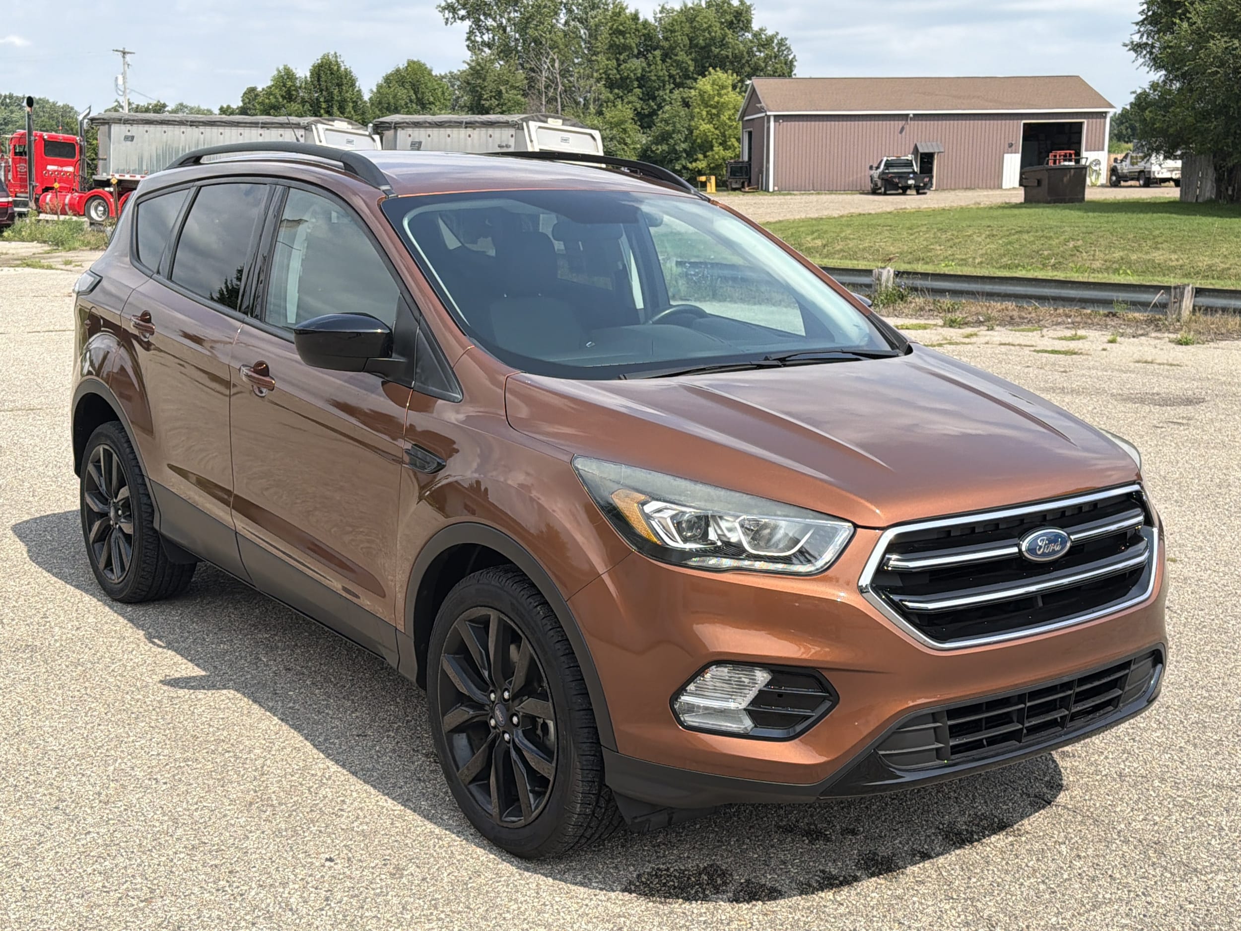 Used 2017 Ford Escape SE with VIN 1FMCU9GDXHUE83687 for sale in Wayland, MI
