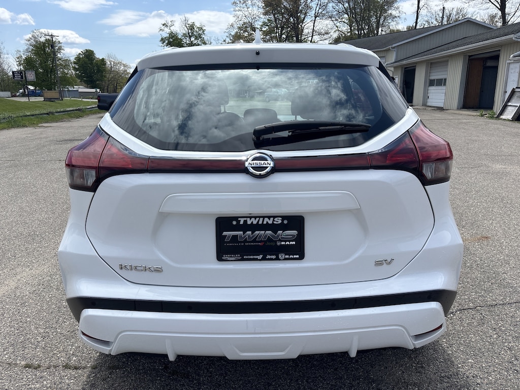 Used 2021 Nissan Kicks SV SV FWD