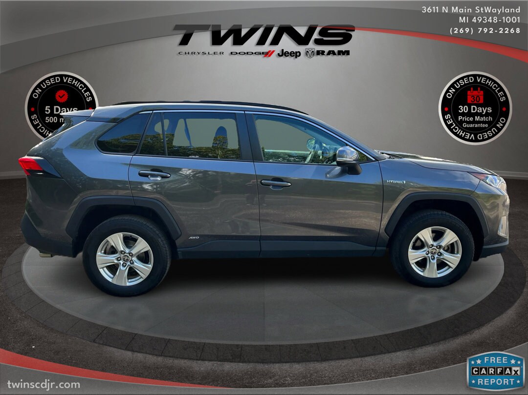 2021 Toyota RAV4 Hybrid XLE photo 2