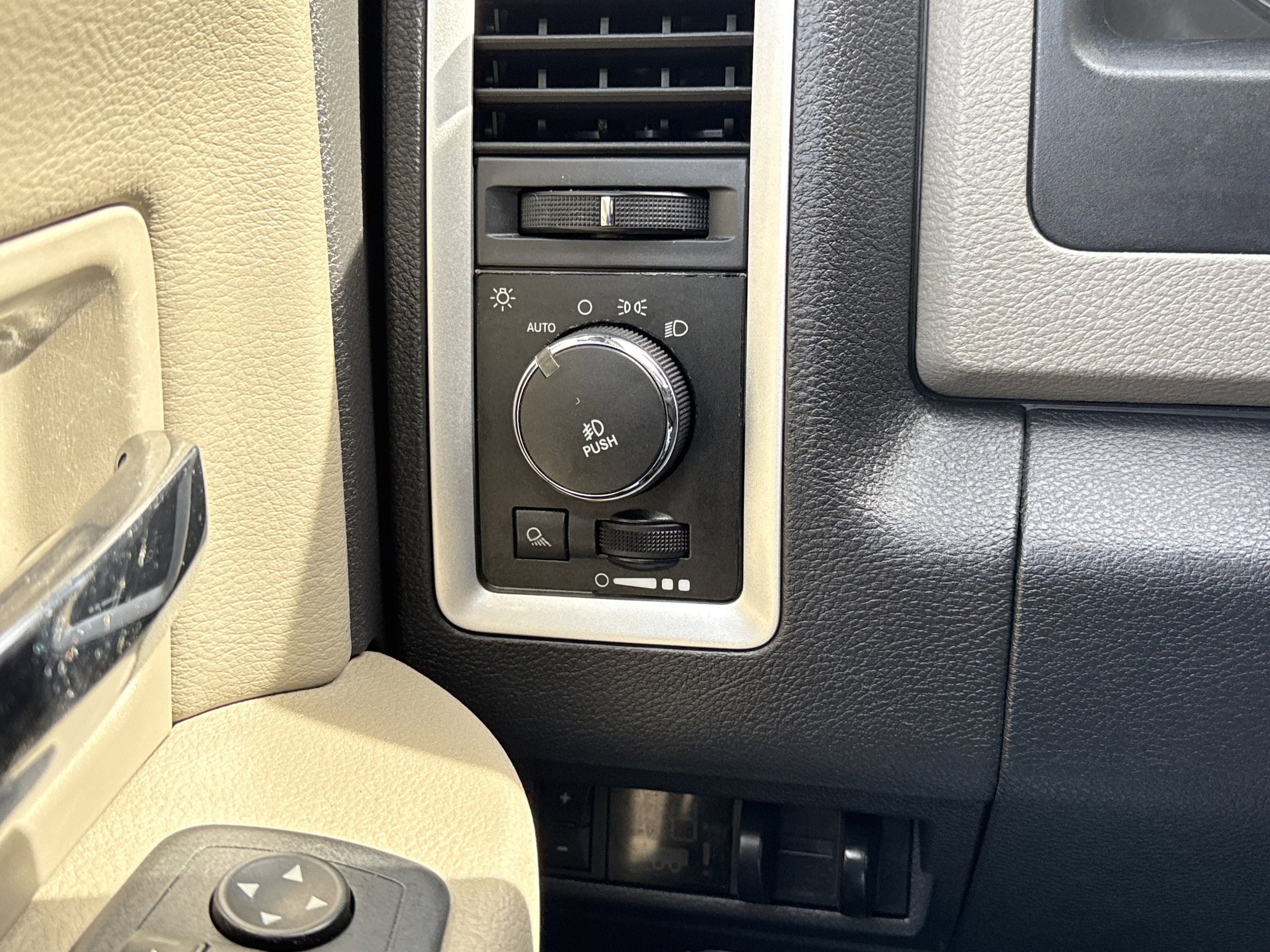 2011 RAM Ram 2500 Pickup SLT - Photo 26