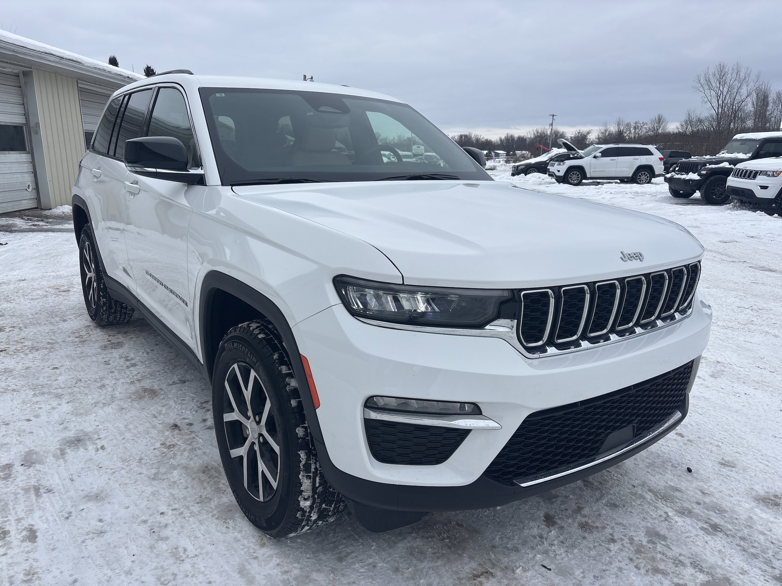 2024 Jeep Grand Cherokee Limited's photo