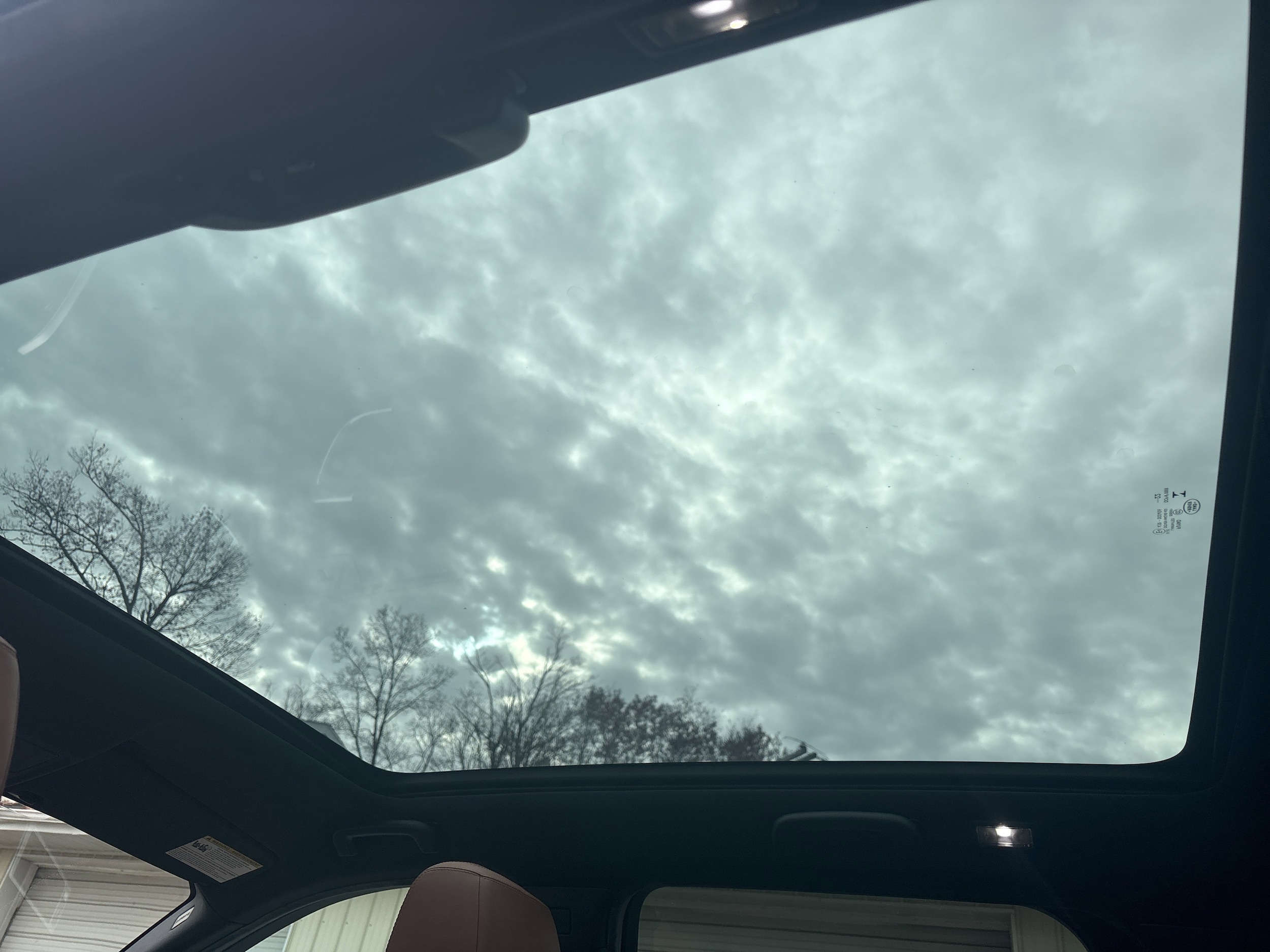 2017 Land Rover Discovery Sport HSE photo 3