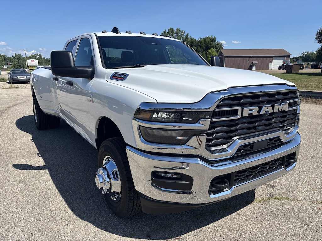 New 2026 Ram 3500 TRADESMAN CREW CAB 4X4 8' BOX Pickup