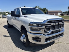 2026 Ram 3500 TRADESMAN CREW CAB 4X4 8' BOX Pickup