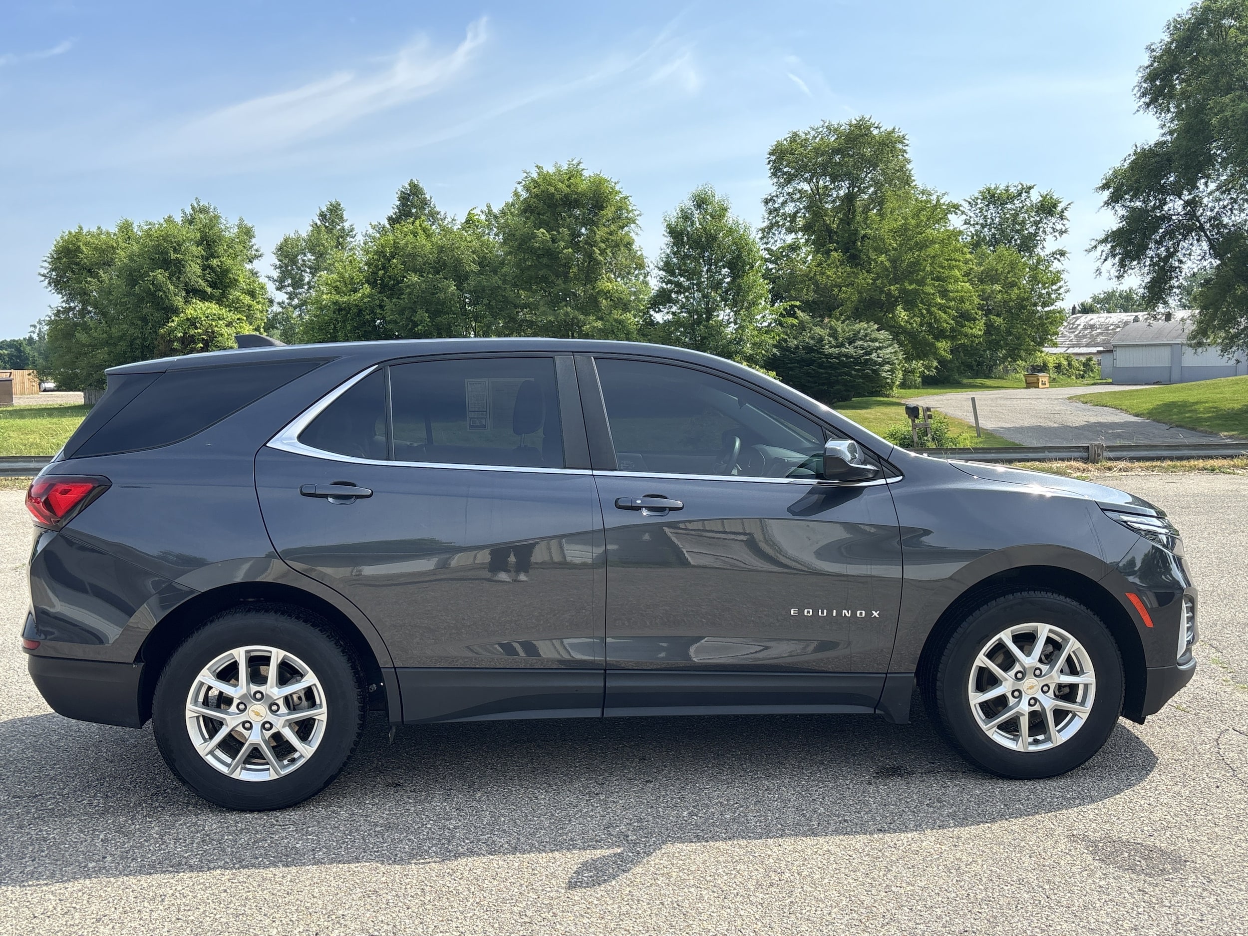 Used 2022 Chevrolet Equinox LT with VIN 2GNAXKEV3N6153106 for sale in Wayland, MI