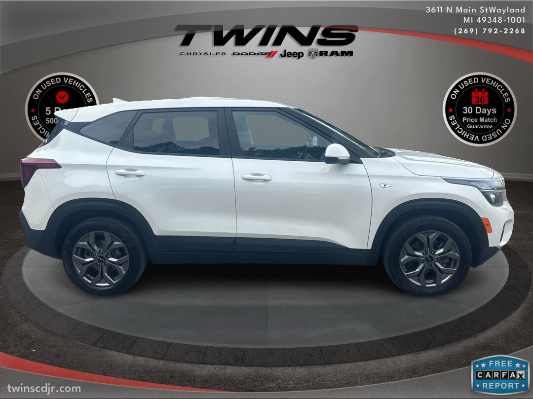 2024 Kia Seltos LX photo 2
