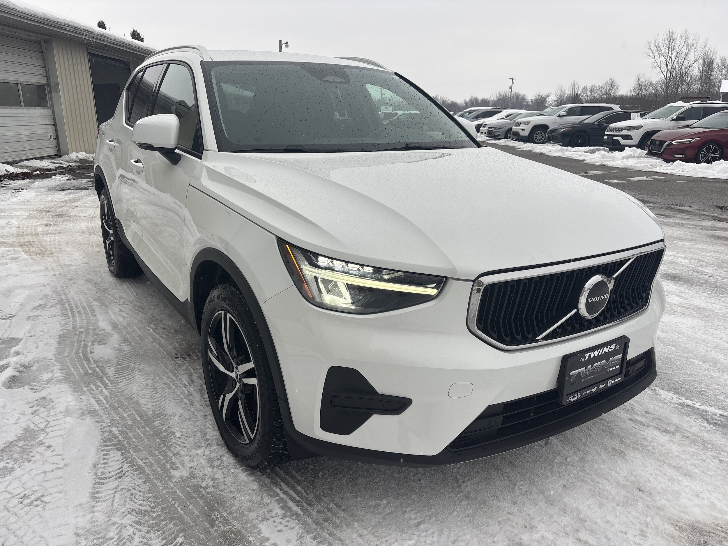 2023 Volvo XC40 Core