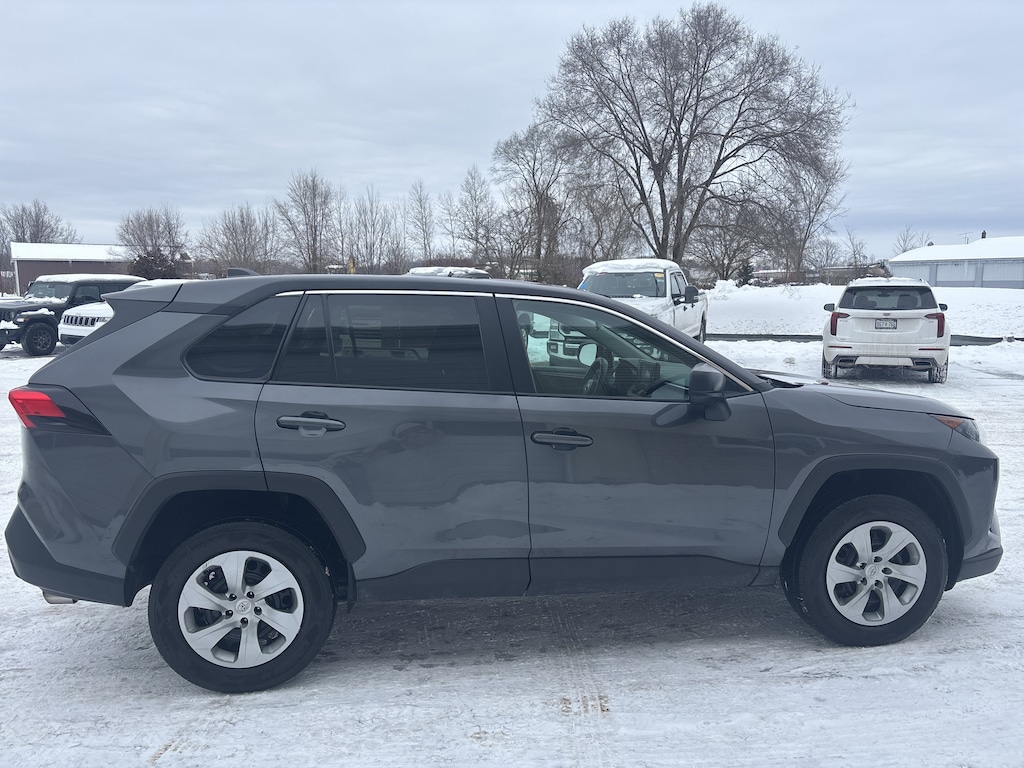 Used 2022 Toyota RAV4 LE LE AWD