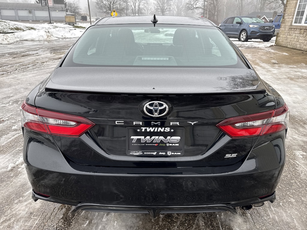 Used 2024 Toyota Camry SE SE Auto