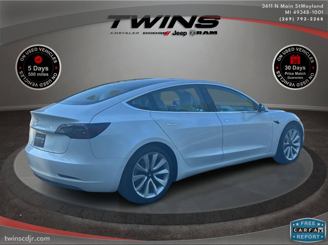 2020 Tesla Model 3 Standard Range photo 3