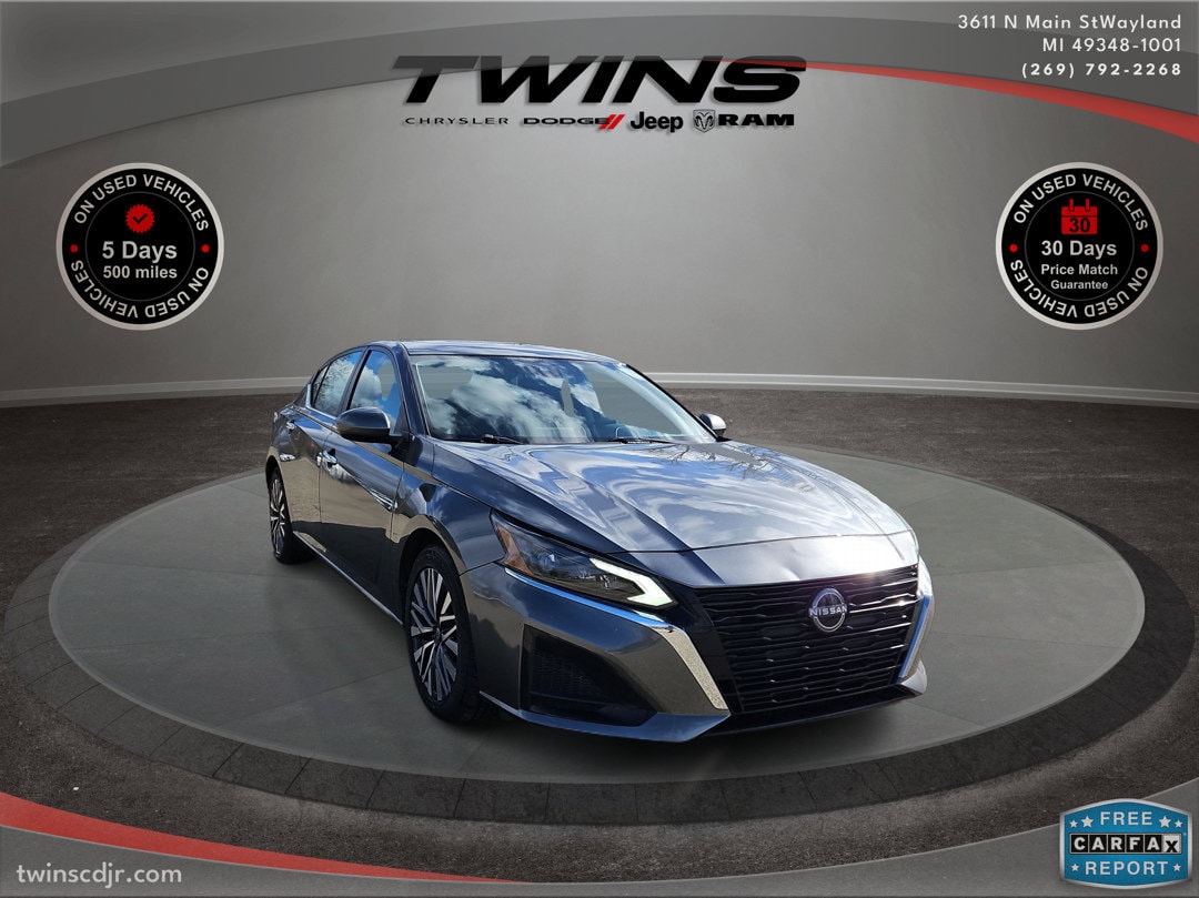 Used 2023 Nissan Altima SV with VIN 1N4BL4DV7PN345087 for sale in Wayland, MI