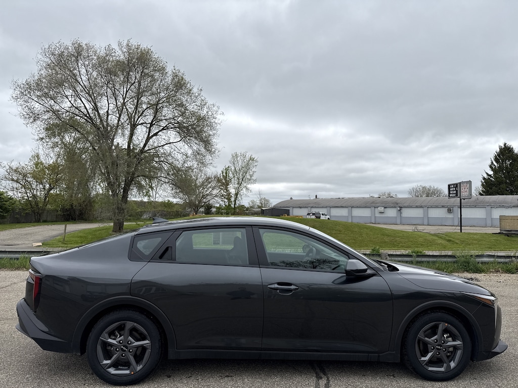 Used 2025 Kia K4 LXS LXS FWD
