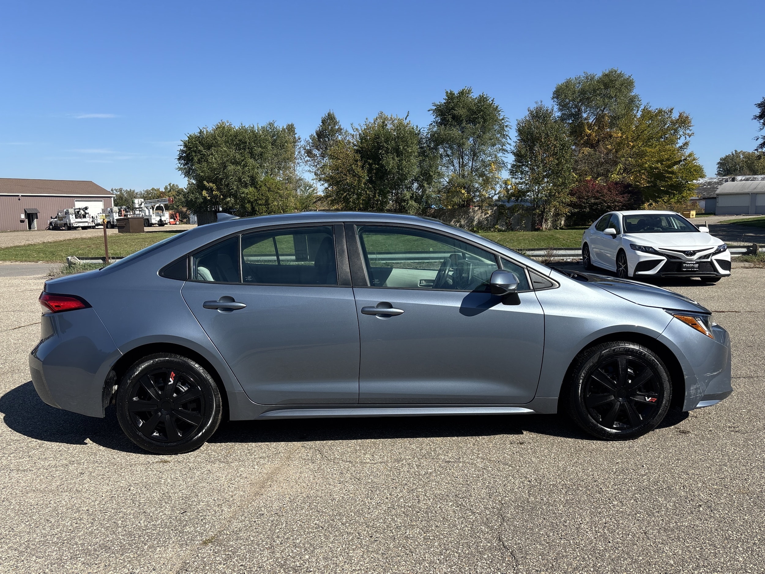 Used 2020 Toyota Corolla LE with VIN 5YFEPRAE5LP101710 for sale in Wayland, MI
