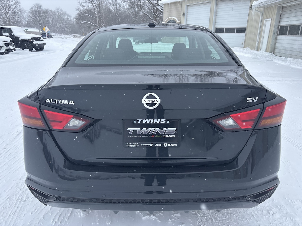 Used 2022 Nissan Altima 2.5 SV Sedan