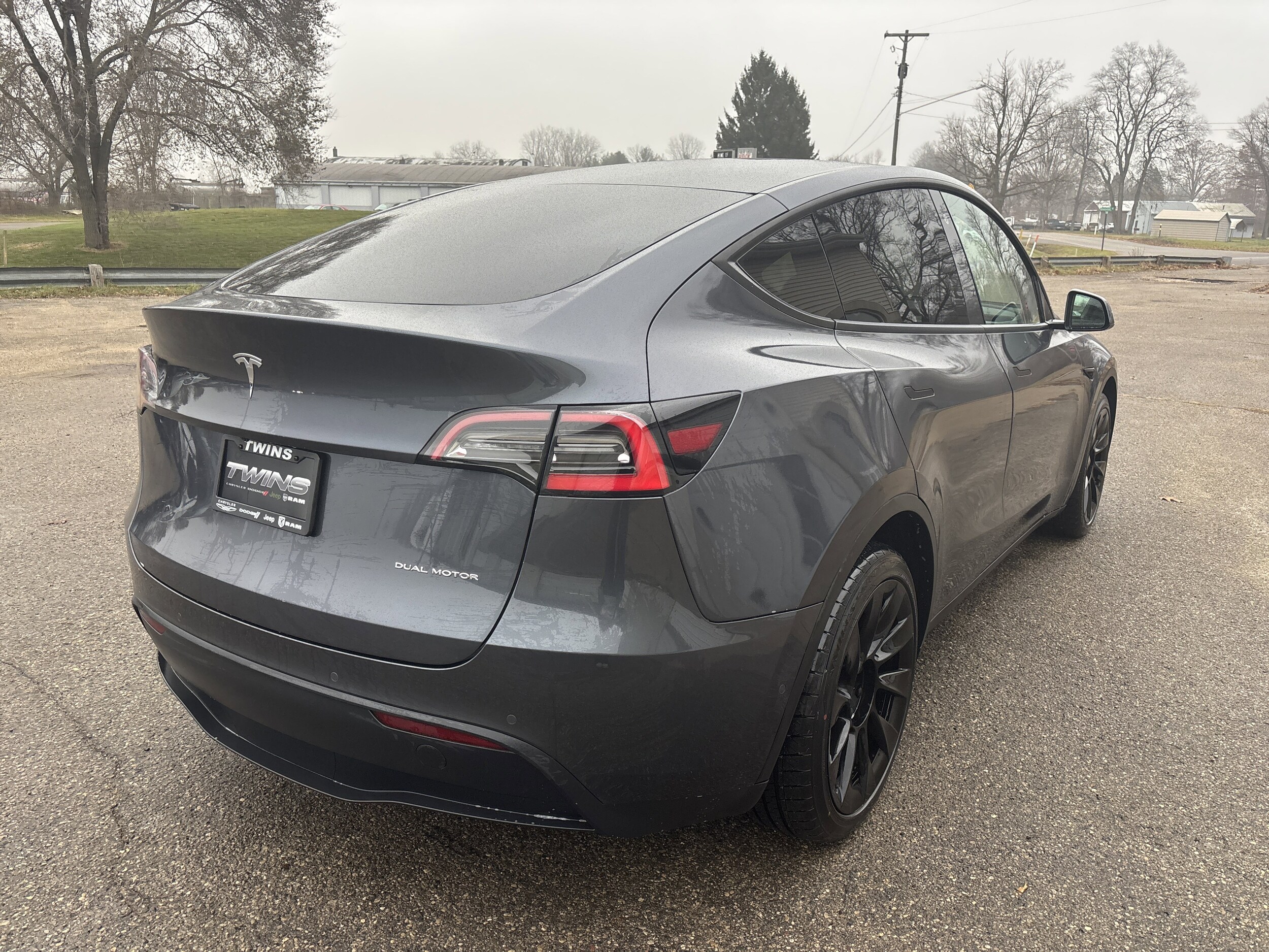 2021 Tesla Model Y Long Range photo 3