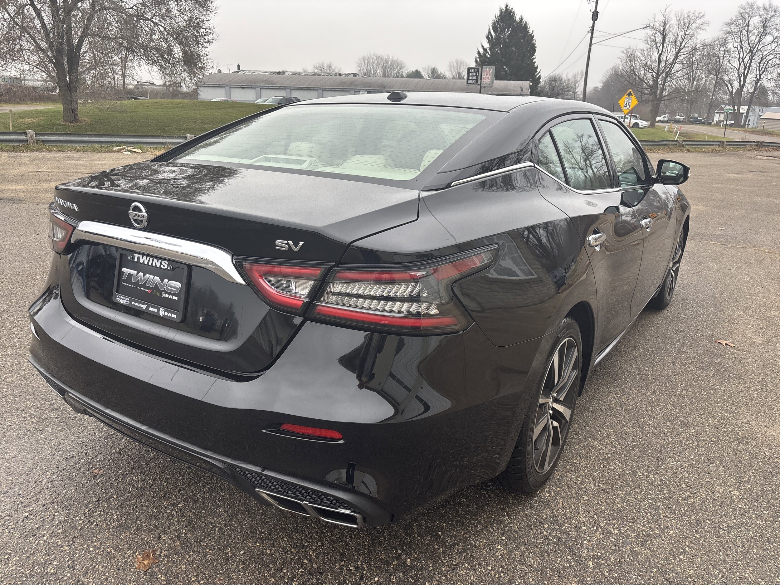 2019 Nissan Maxima SV photo 3