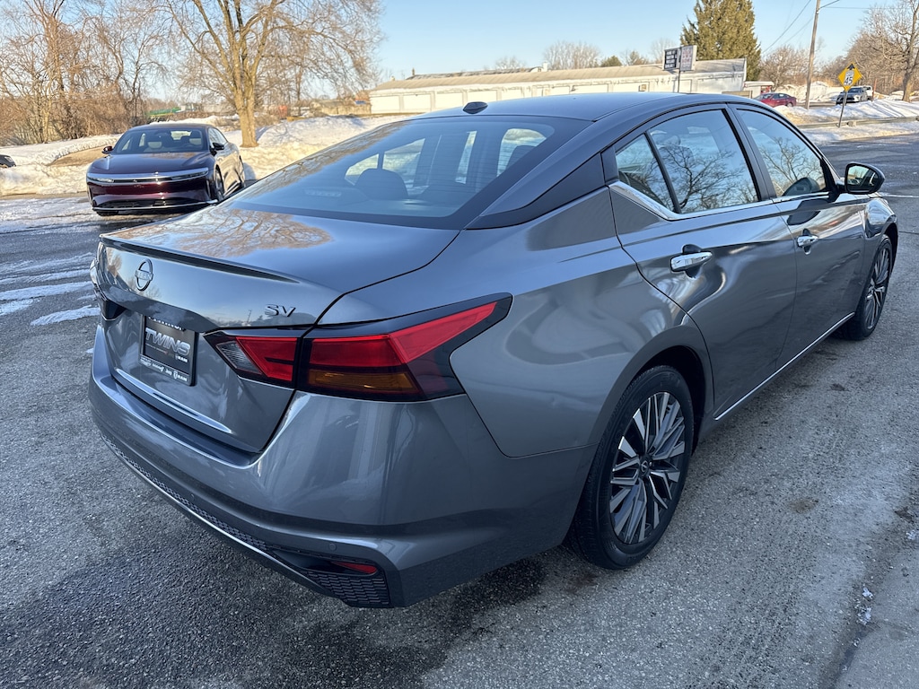 Used 2024 Nissan Altima 2.5 SV Sedan