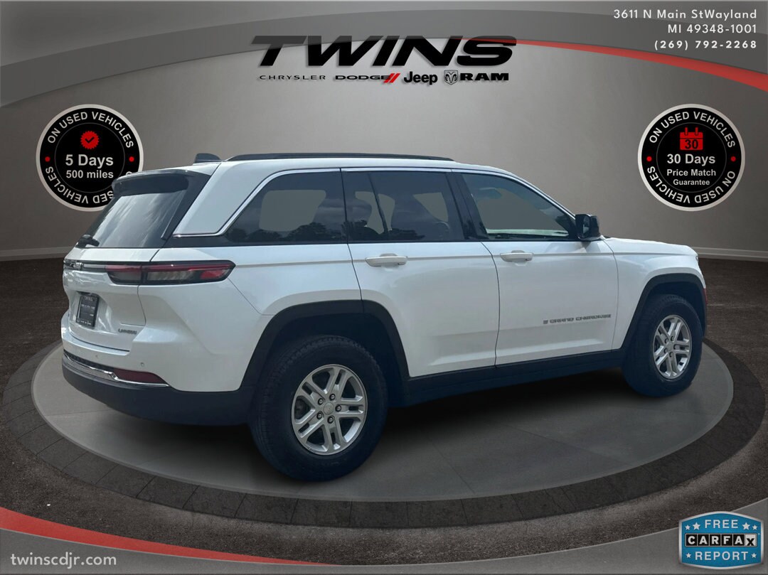 2024 Jeep Grand Cherokee Laredo photo 2