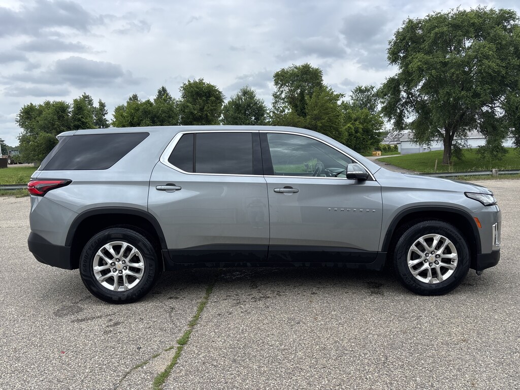 Used 2023 Chevrolet Traverse LS FWD LS w/1LS
