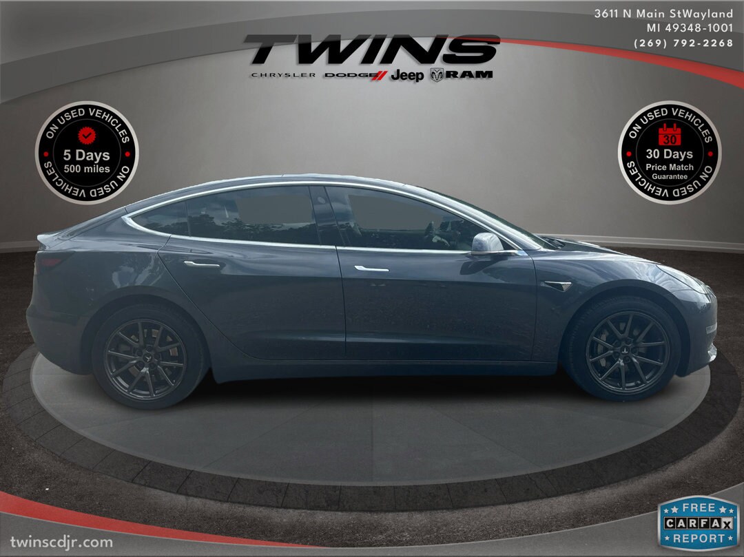 2019 Tesla Model 3 Standard Range photo 2