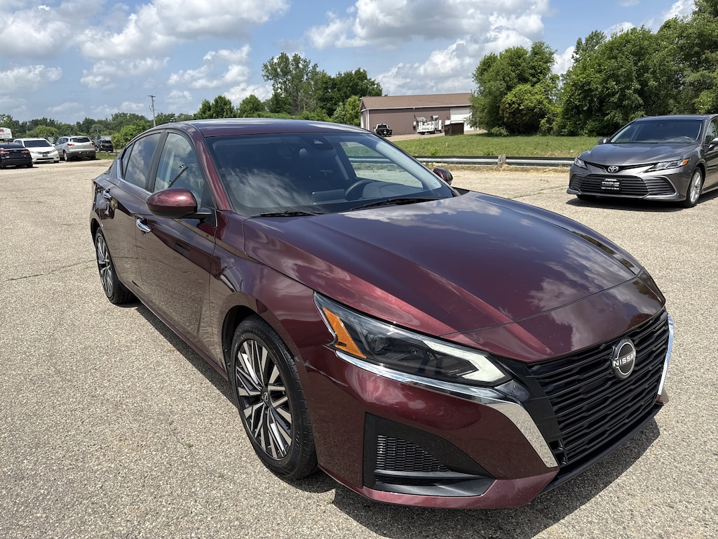 Used 2023 Nissan Altima 2.5 SV Sedan