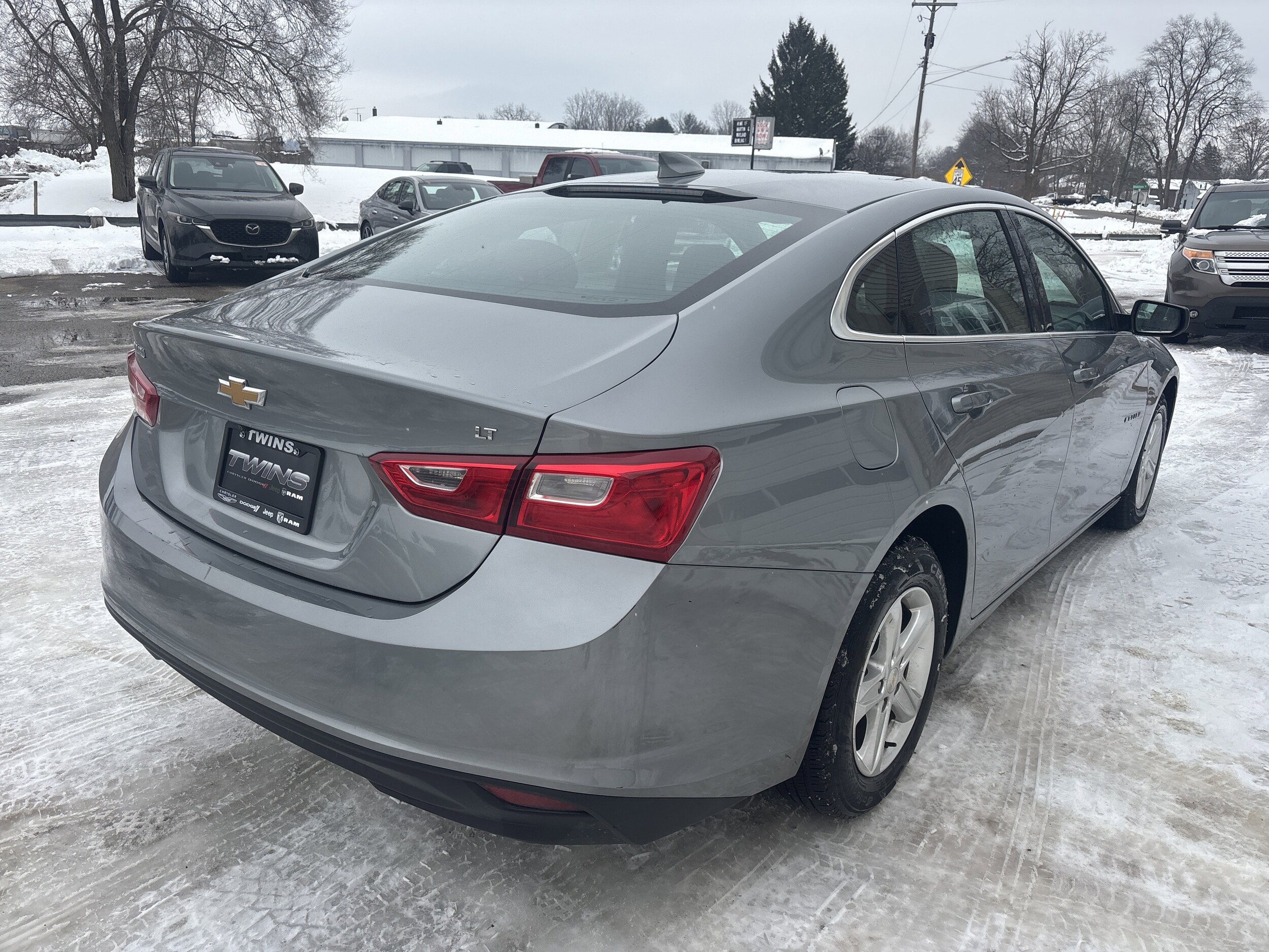 2023 Chevrolet Malibu 1LT photo 3