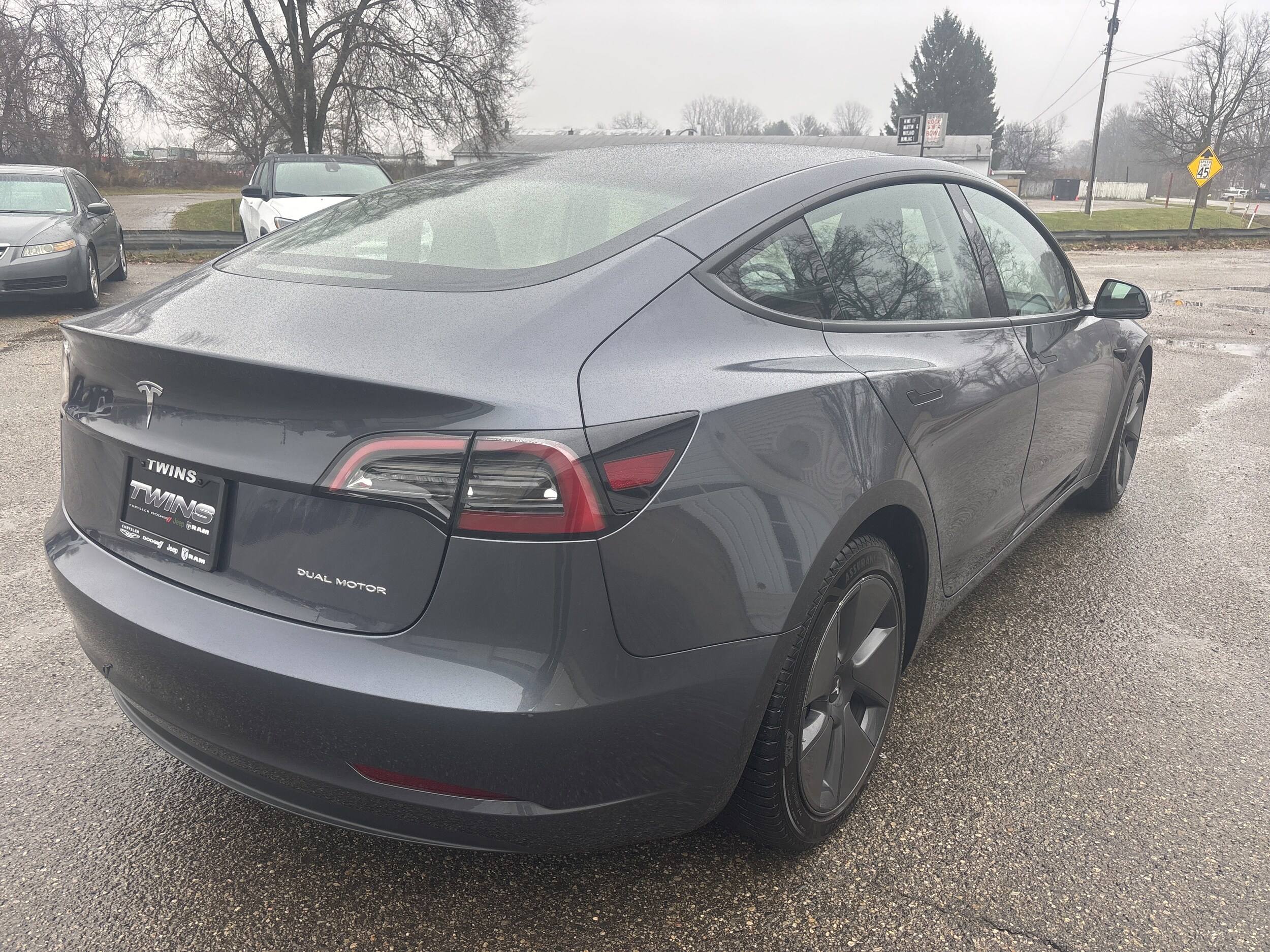 2023 Tesla Model 3 Long Range photo 3