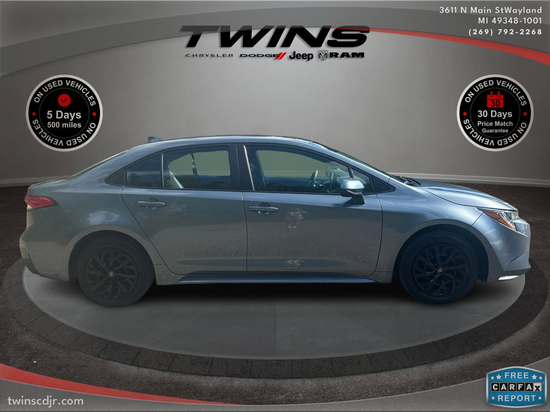 Used 2022 Toyota Corolla LE with VIN 5YFEPMAE2NP344669 for sale in Wayland, MI