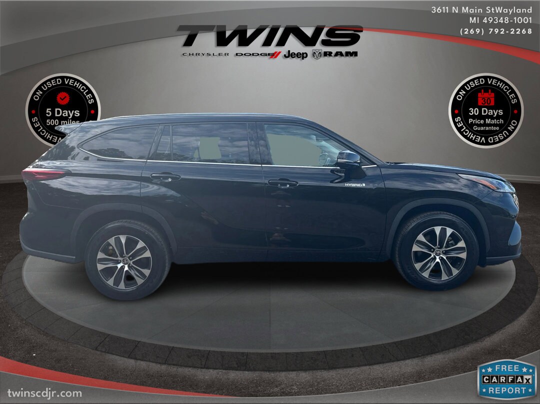 2021 Toyota Highlander Hybrid XLE photo 2