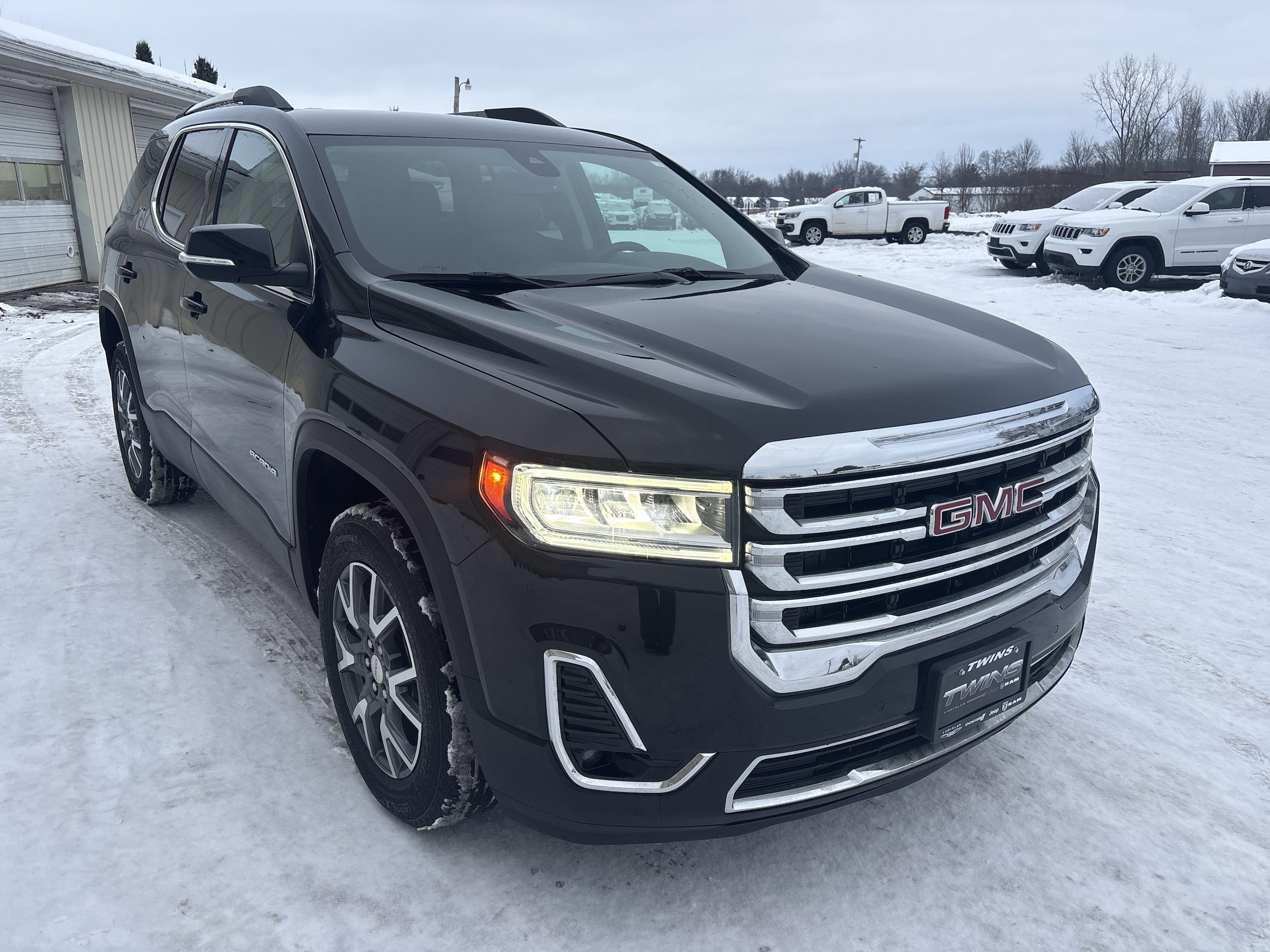 2023 GMC Acadia SLT's photo
