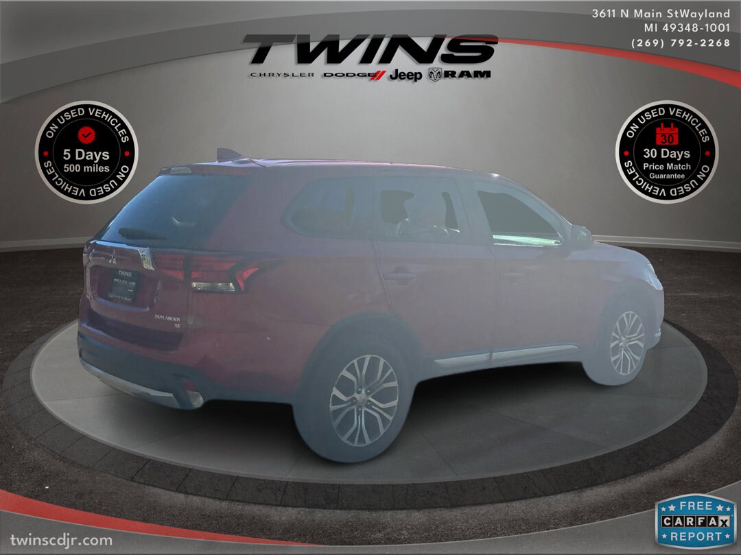 2017 Mitsubishi Outlander SE S-AWC photo 2