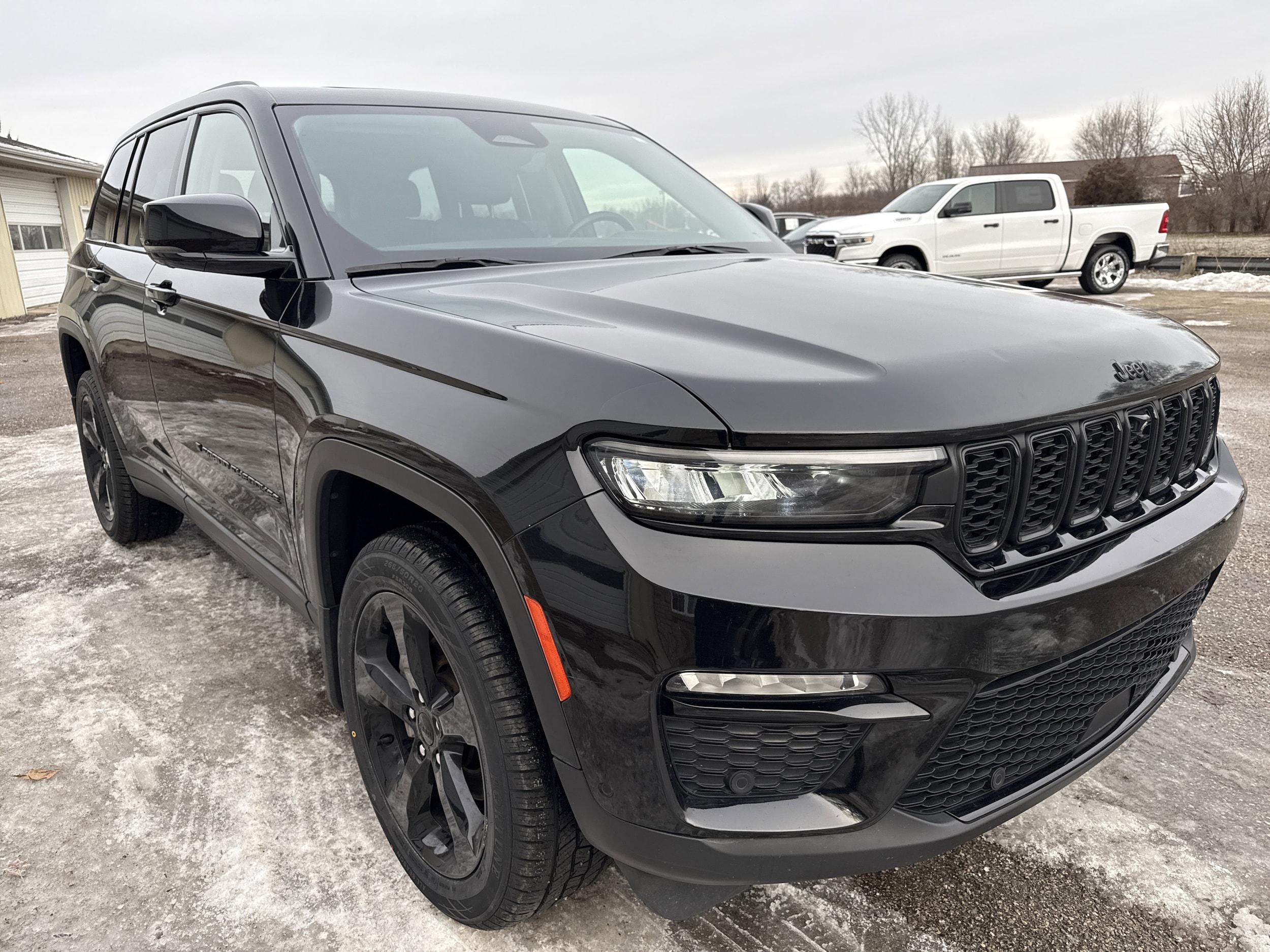 2022 Jeep Grand Cherokee Limited's photo