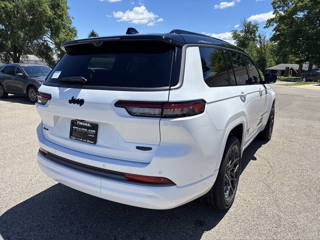 New 2026 Jeep Grand Cherokee L SUMMIT 4X4 Sport Utility