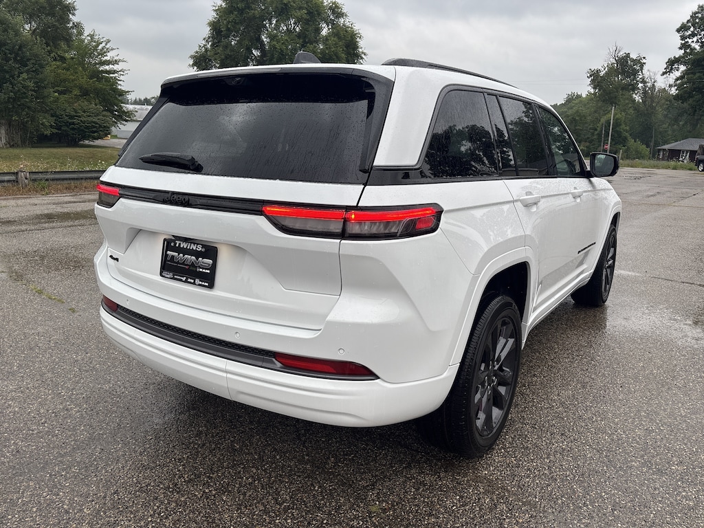 New 2026 Jeep Grand Cherokee LIMITED RESERVE 4X4 Sport Utility