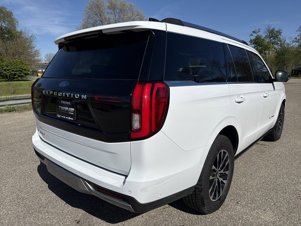 Used 2025 Ford Expedition Platinum Platinum 4x4
