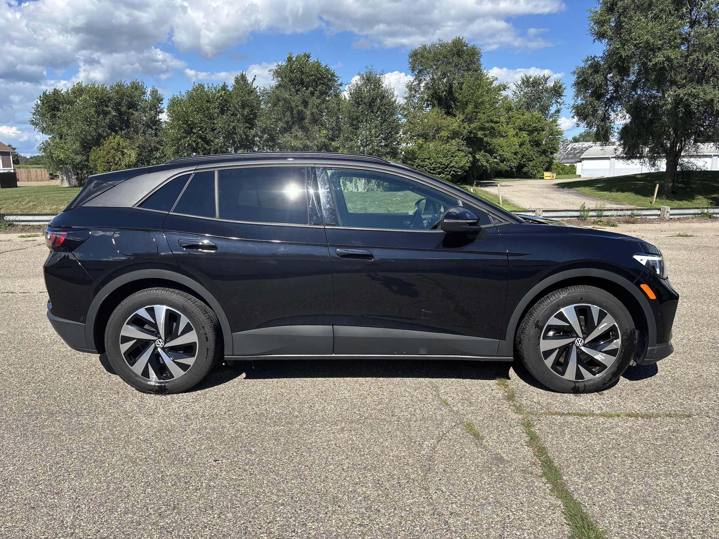 Used 2024 Volkswagen ID.4 STANDARD with VIN 1V2BMPE81RC021423 for sale in Wayland, MI