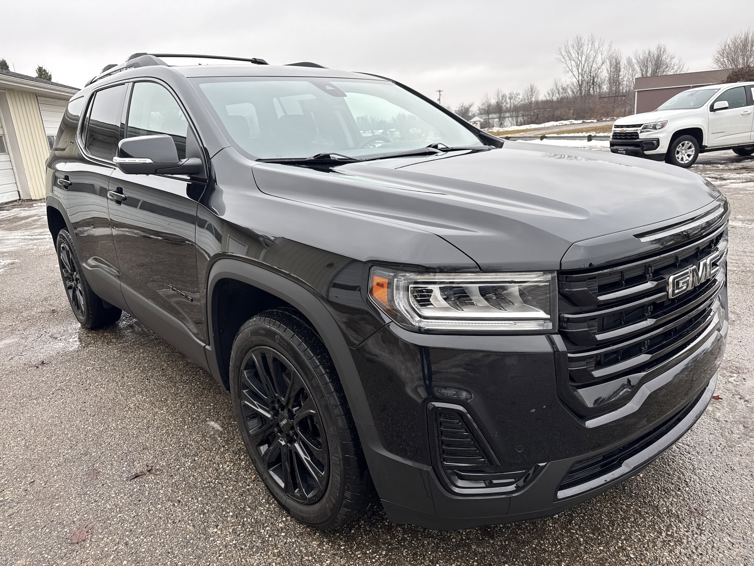 2023 GMC Acadia SLE's photo