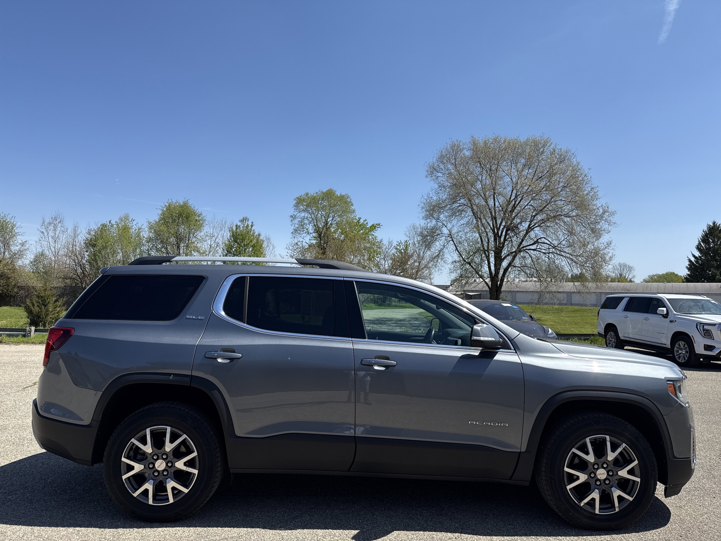 Used 2020 GMC Acadia SLE with VIN 1GKKNRLS0LZ168916 for sale in Wayland, MI