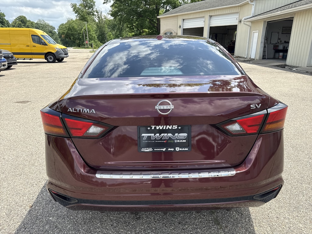 Used 2023 Nissan Altima 2.5 SV Sedan