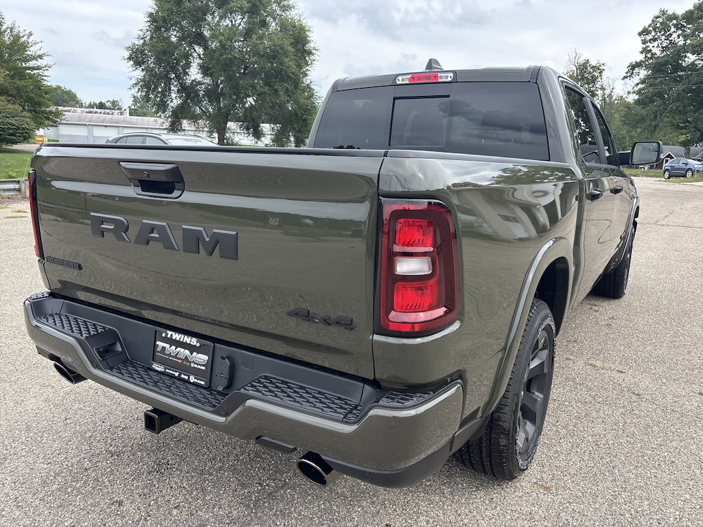 New 2027 Ram 1500 BIG HORN CREW CAB 4X4 5'7 BOX Pickup