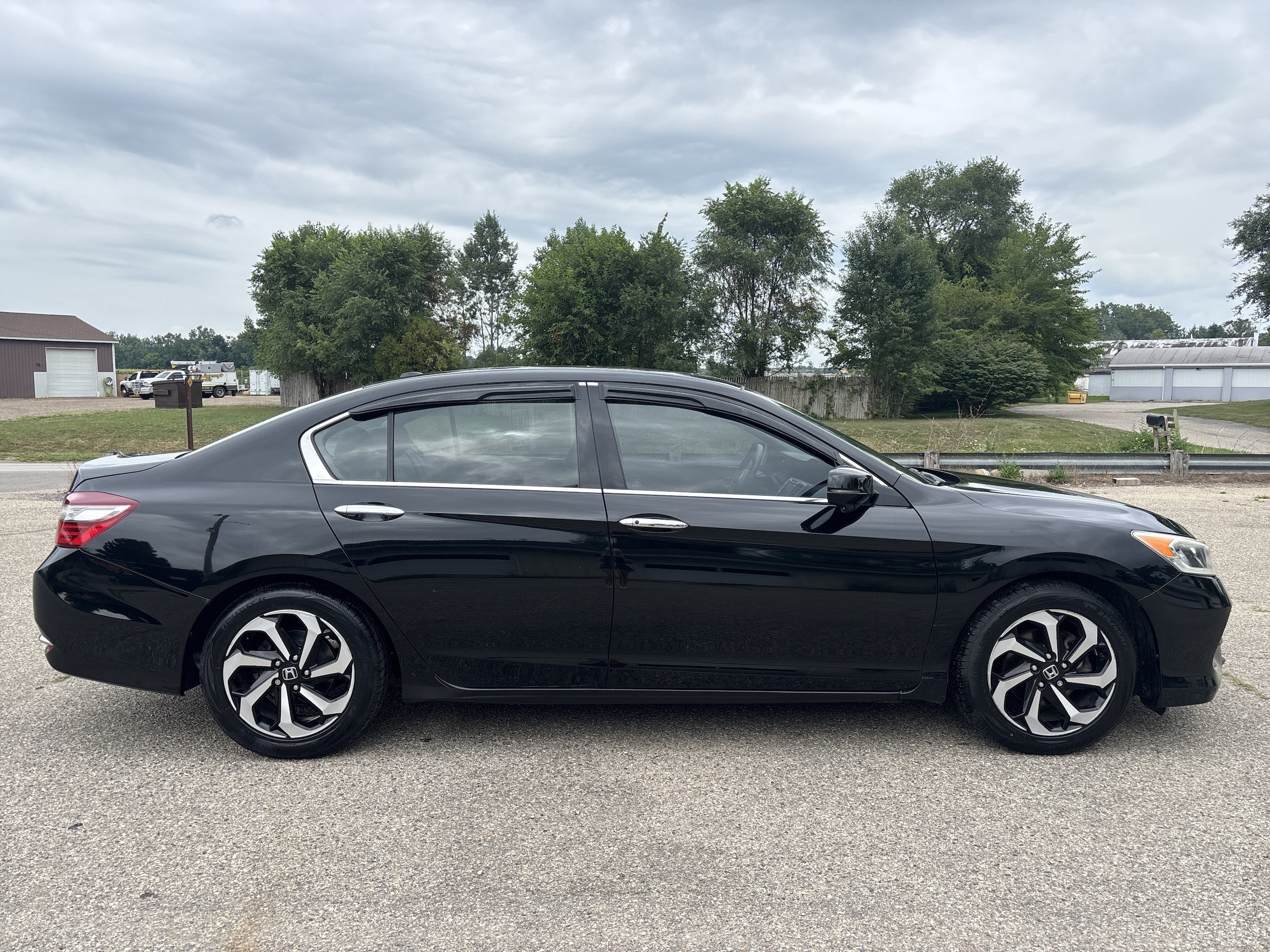 Used 2017 Honda Accord EX-L V-6 with VIN 1HGCR3F81HA004583 for sale in Wayland, MI