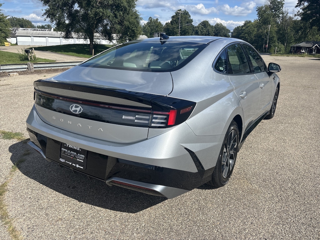 Used 2025 Hyundai Sonata SEL SEL FWD