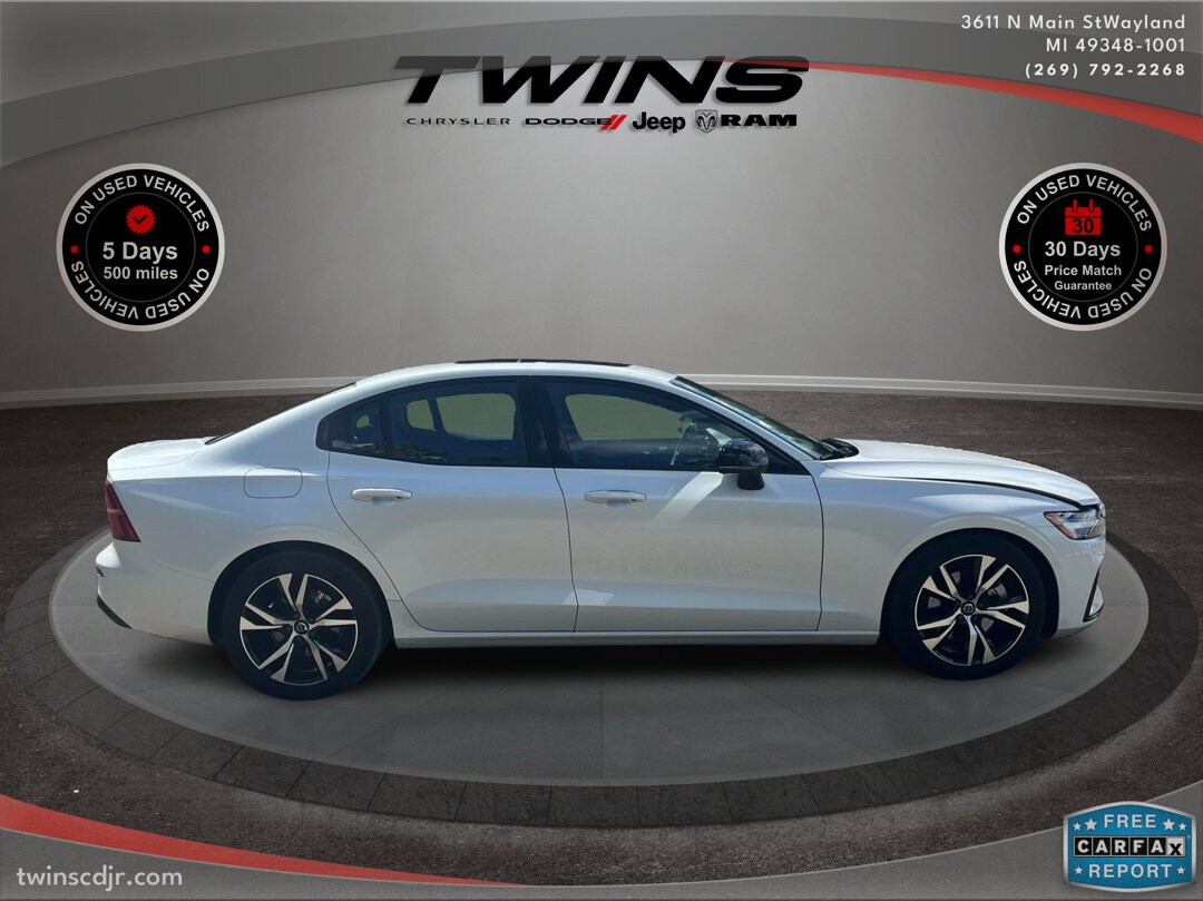 2025 Volvo S60 B5 AWD Core photo 2