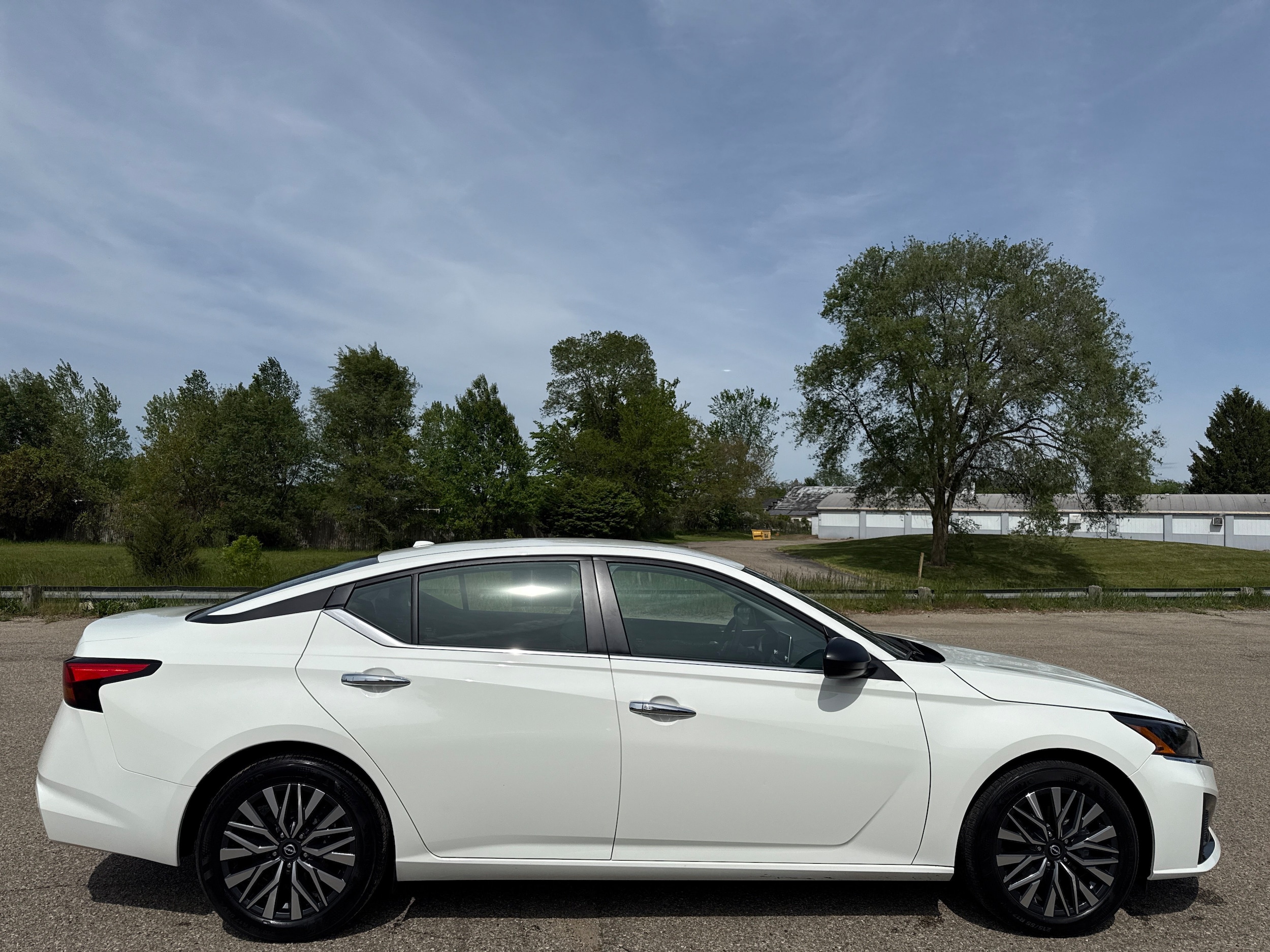 Used 2025 Nissan Altima SV with VIN 1N4BL4DV3SN354247 for sale in Wayland, MI