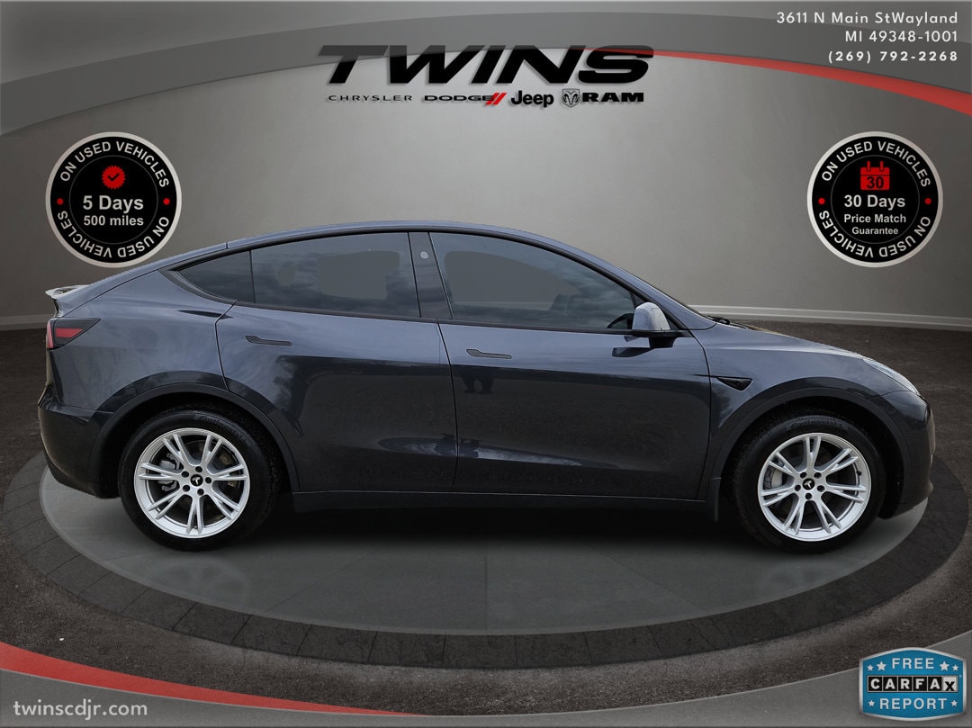 Used 2024 Tesla Model Y Long Range with VIN 7SAYGDED8RF096642 for sale in Wayland, MI