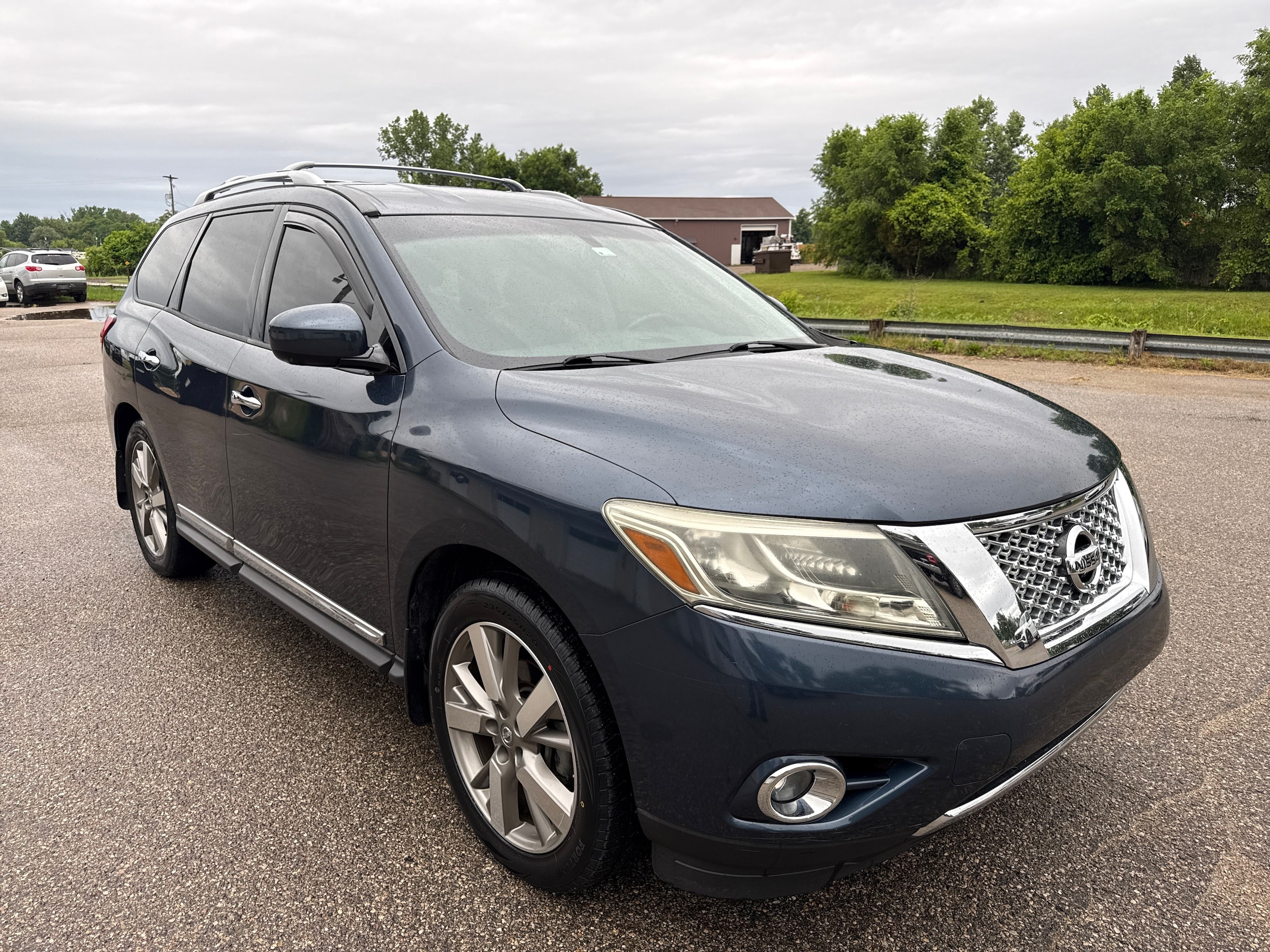 Used 2014 Nissan Pathfinder Platinum with VIN 5N1AR2MN2EC694865 for sale in Wayland, MI