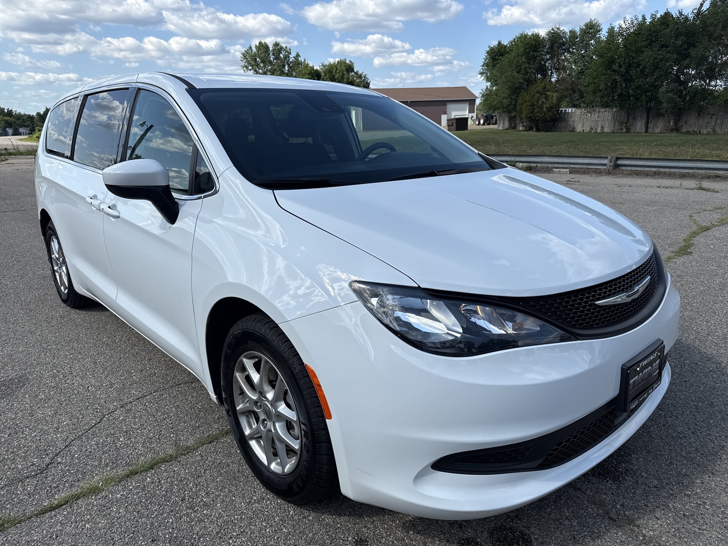 2023 Chrysler Voyager