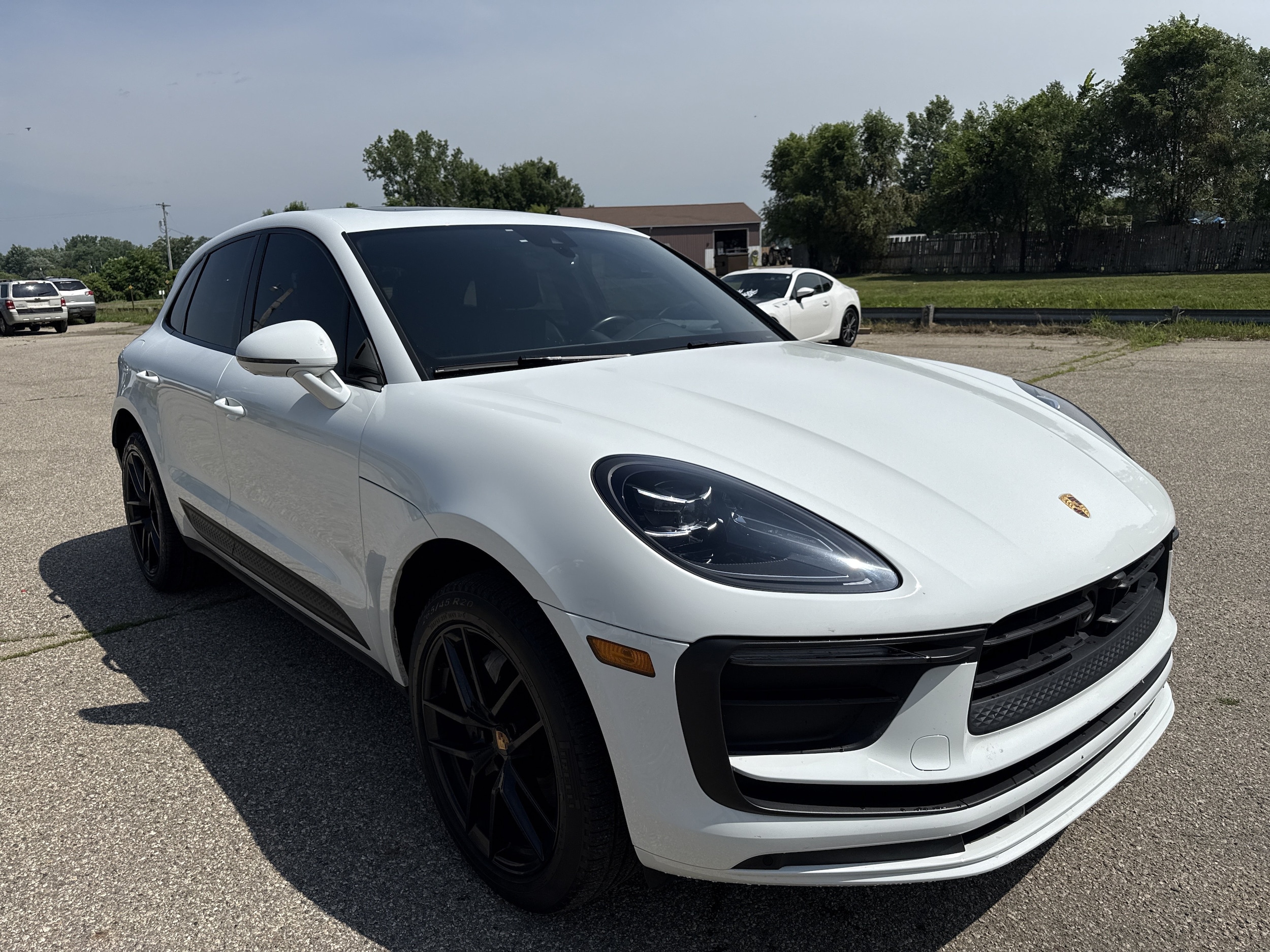 2023 Porsche Macan -'s photo