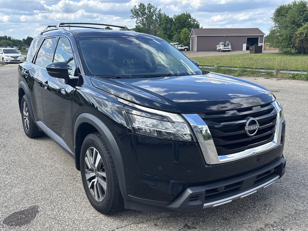 Used 2023 Nissan Pathfinder SL SL 4WD